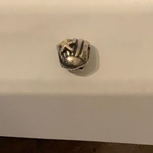 PANDORA CLAM with 14K STARFISH